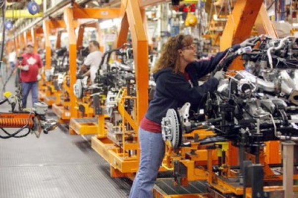 Chrysler recheamă 470.000 de maşini Jeep